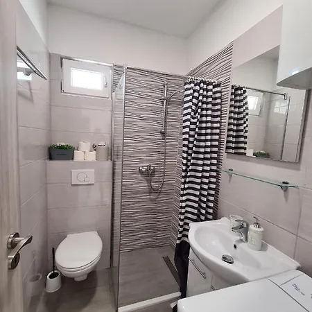 Bart Apartment Split