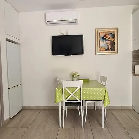 Bart Apartment Split